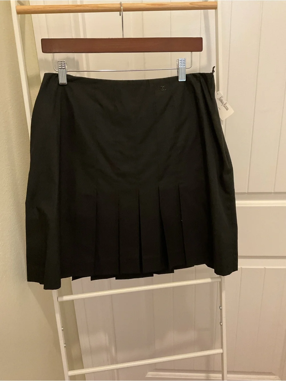 CHANEL 01C Black A-Line Pleated Skirt